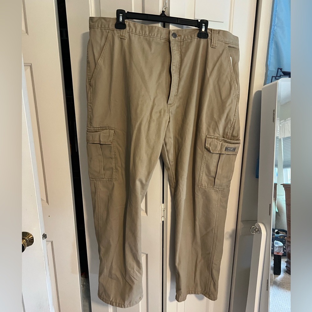 Wrangler Tan Cargo Pants with Relaxed Fit - Picture 1 of 3
